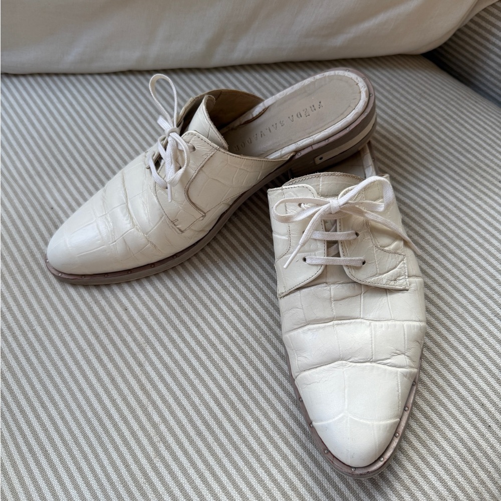 Freda Salvador White Croc Leather Pointy Lace Up Mules Size 8